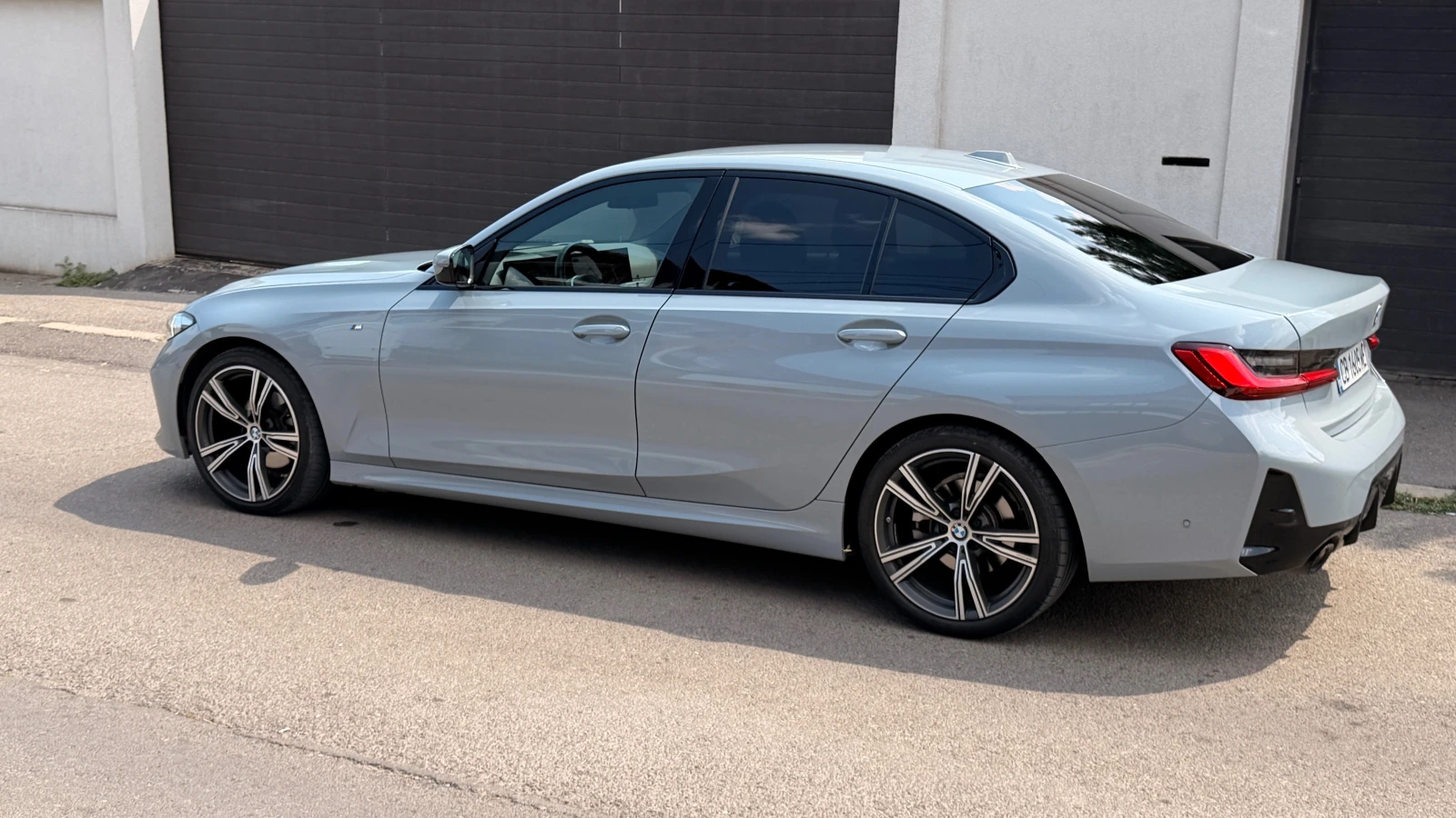 BMW 320 d xDrive M LCI, снимка 6 - Автомобили и джипове - 55787380
