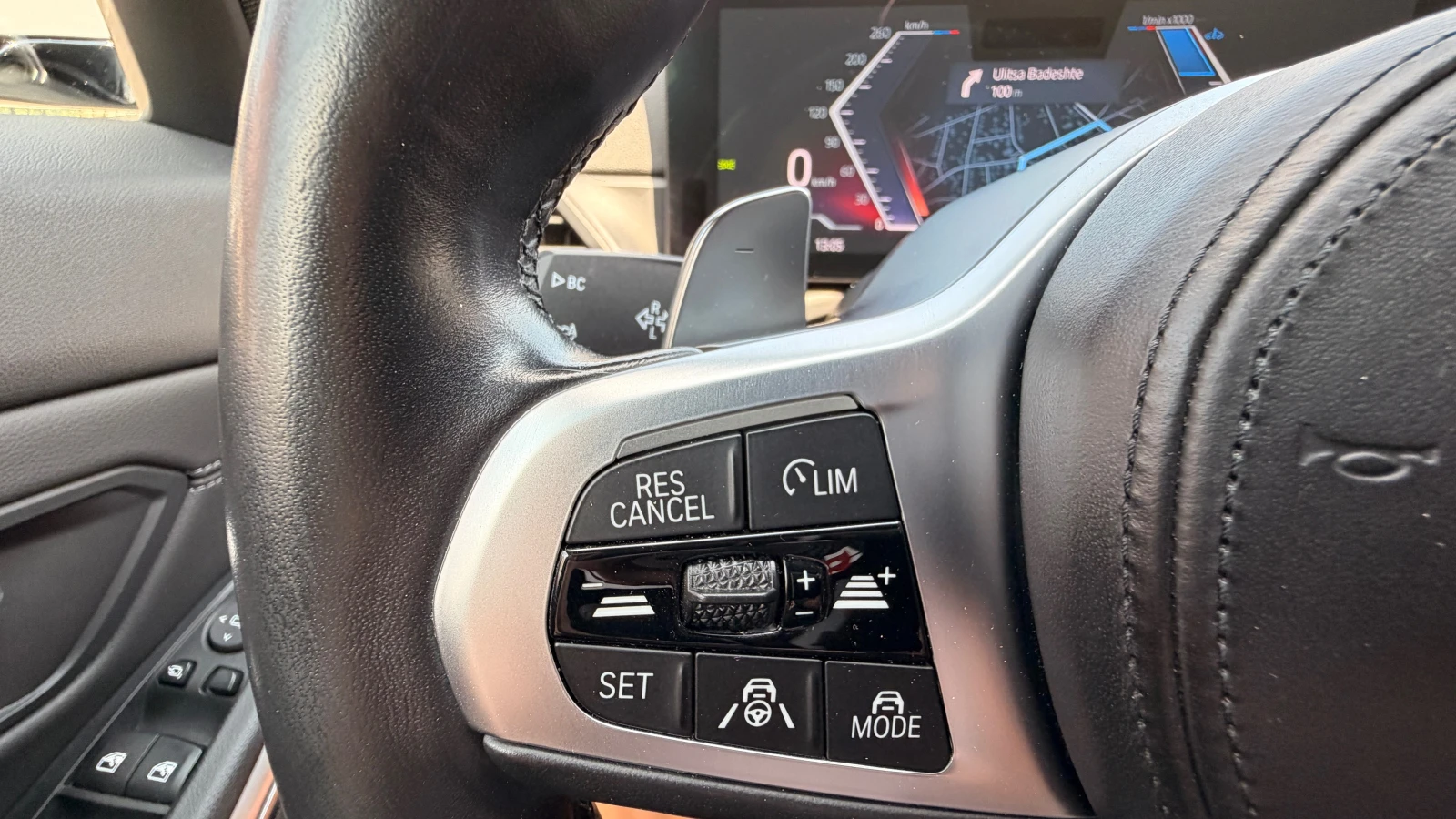 BMW 320 d xDrive M LCI, снимка 12 - Автомобили и джипове - 55787380