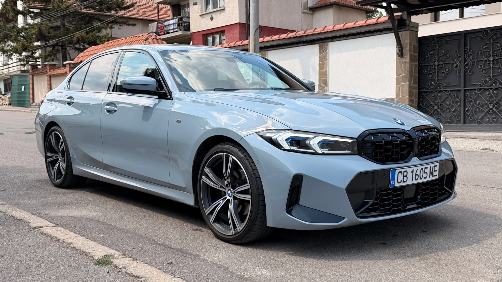 BMW 320 d xDrive M LCI, снимка 2 - Автомобили и джипове - 55787380