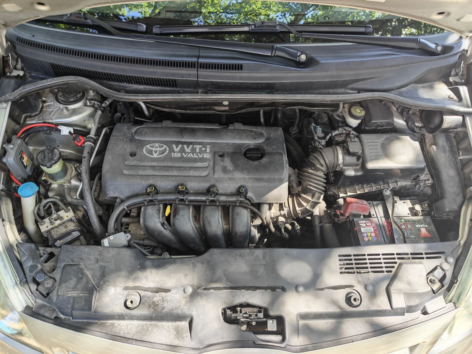 Toyota Corolla verso 1.8 vvti  LPG, снимка 10 - Автомобили и джипове - 55849055