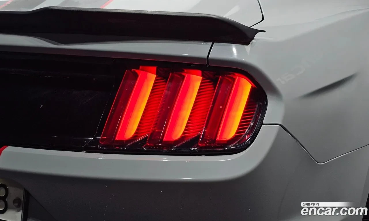 Ford Mustang, снимка 8 - Автомобили и джипове - 56611285