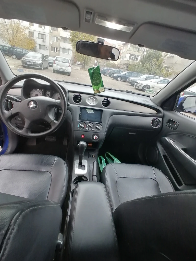 Mitsubishi Outlander, снимка 7 - Автомобили и джипове - 47390019