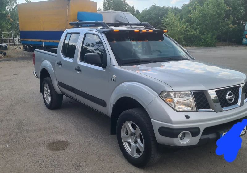 Nissan Navara 2. 500, снимка 9 - Автомобили и джипове - 48901887