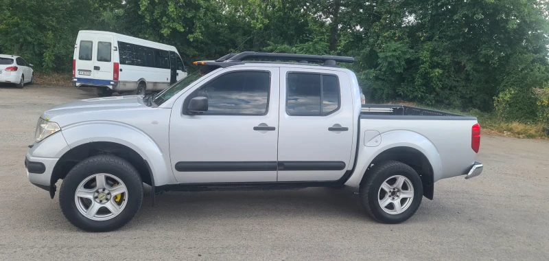 Nissan Navara 2. 500, снимка 10 - Автомобили и джипове - 48901887