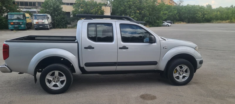 Nissan Navara 2. 500, снимка 8 - Автомобили и джипове - 48901887