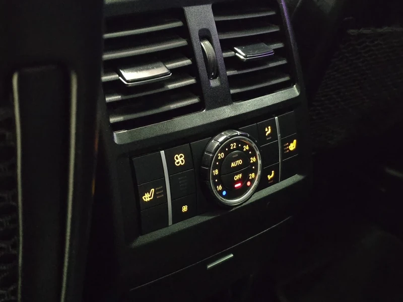 Mercedes-Benz GL 350, снимка 16 - Автомобили и джипове - 52435314