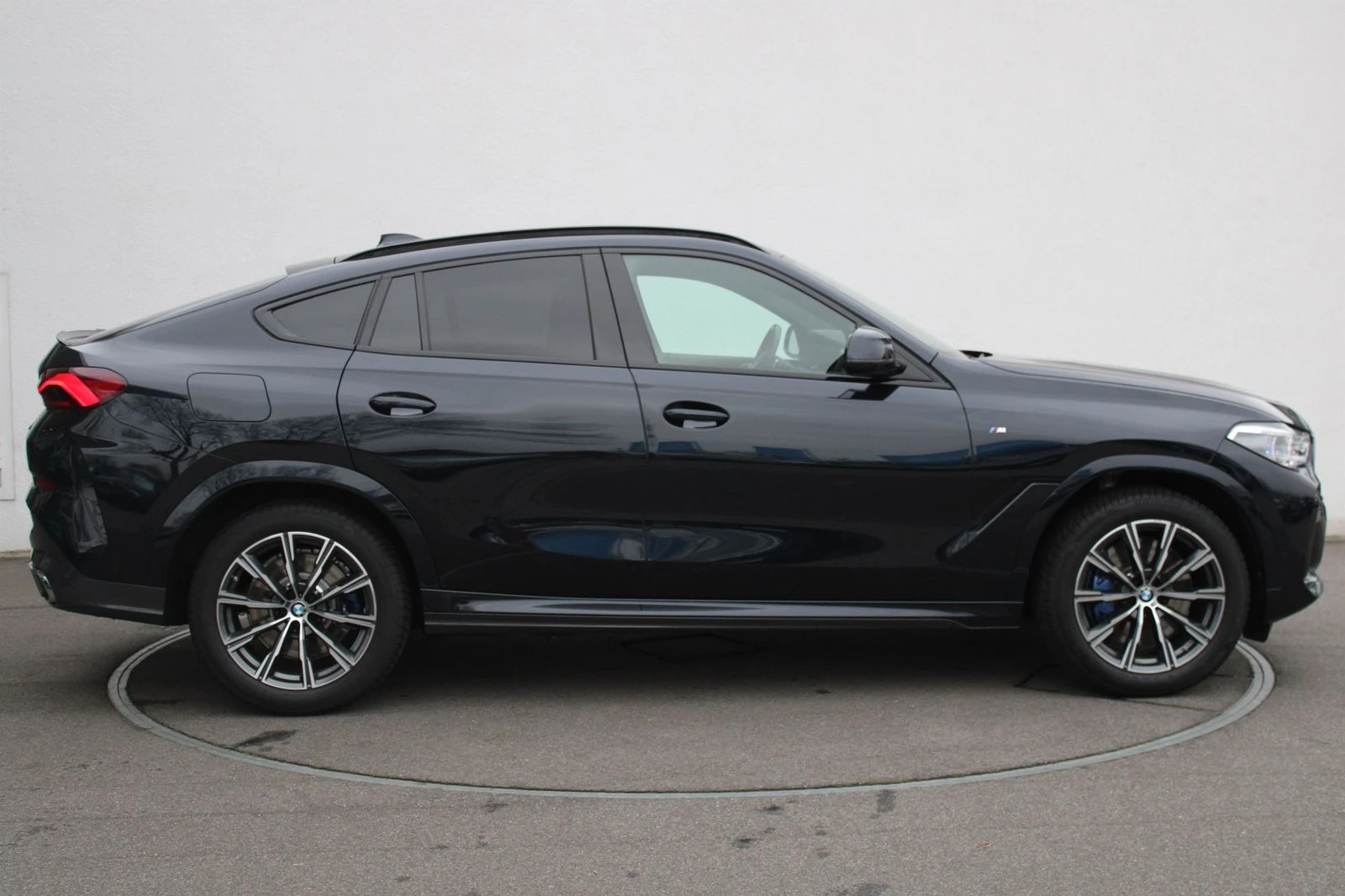 BMW X6 xDrive40d*M Sportpaket*Laser*PANO*ГАРАНЦИЯ  - изображение 4