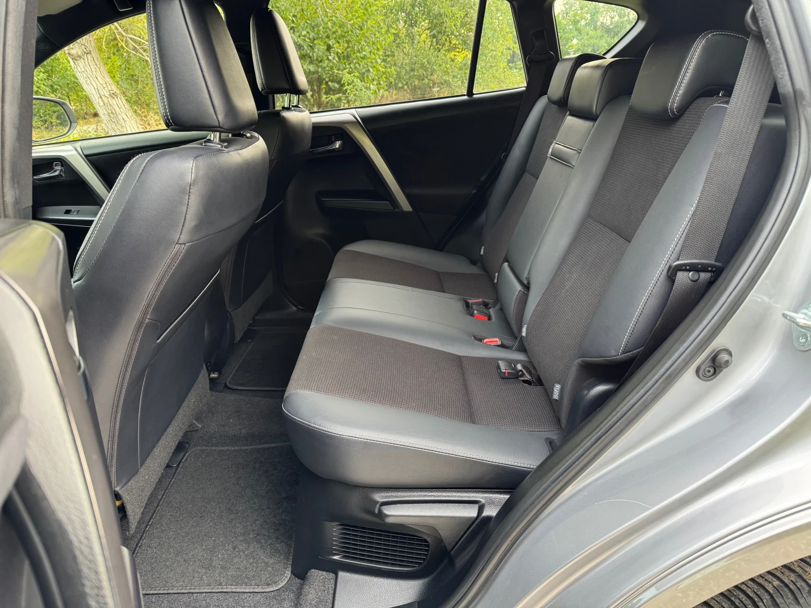 Toyota Rav4 2.5H.EXECUTIVE.АВТО.КОЖА.КЕЙЛЕС.НАВИ.ДИСТРОН197кс - изображение 8