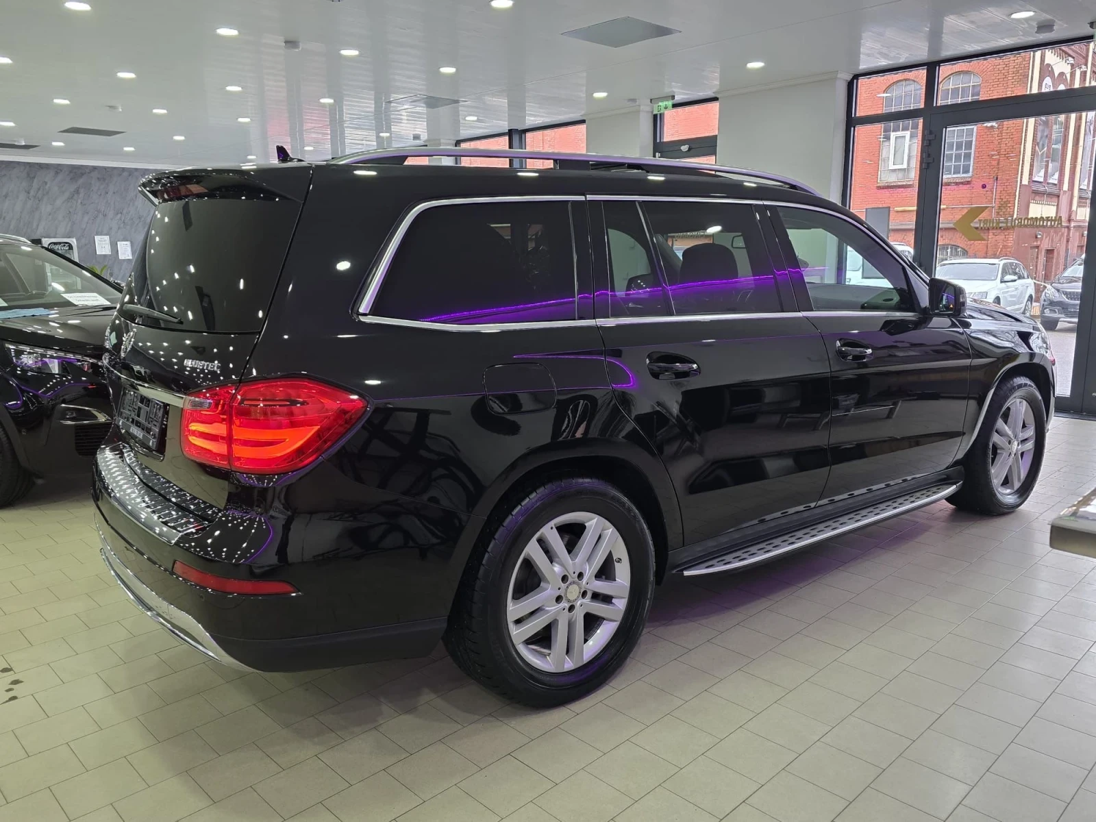 Mercedes-Benz GL 350  - изображение 8