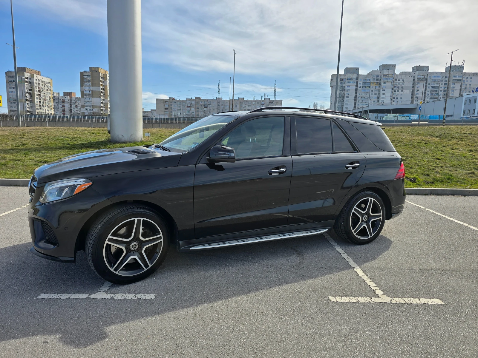 Mercedes-Benz GLE 400 AMG LINE* PANO* 9 G-TRONIC* 4-MATIC, снимка 3 - Автомобили и джипове - 54284822