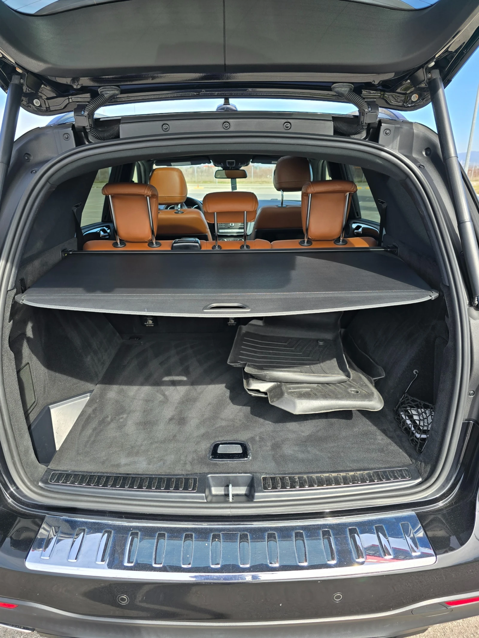 Mercedes-Benz GLE 400 AMG LINE* PANO* 9 G-TRONIC* 4-MATIC, снимка 11 - Автомобили и джипове - 54284822