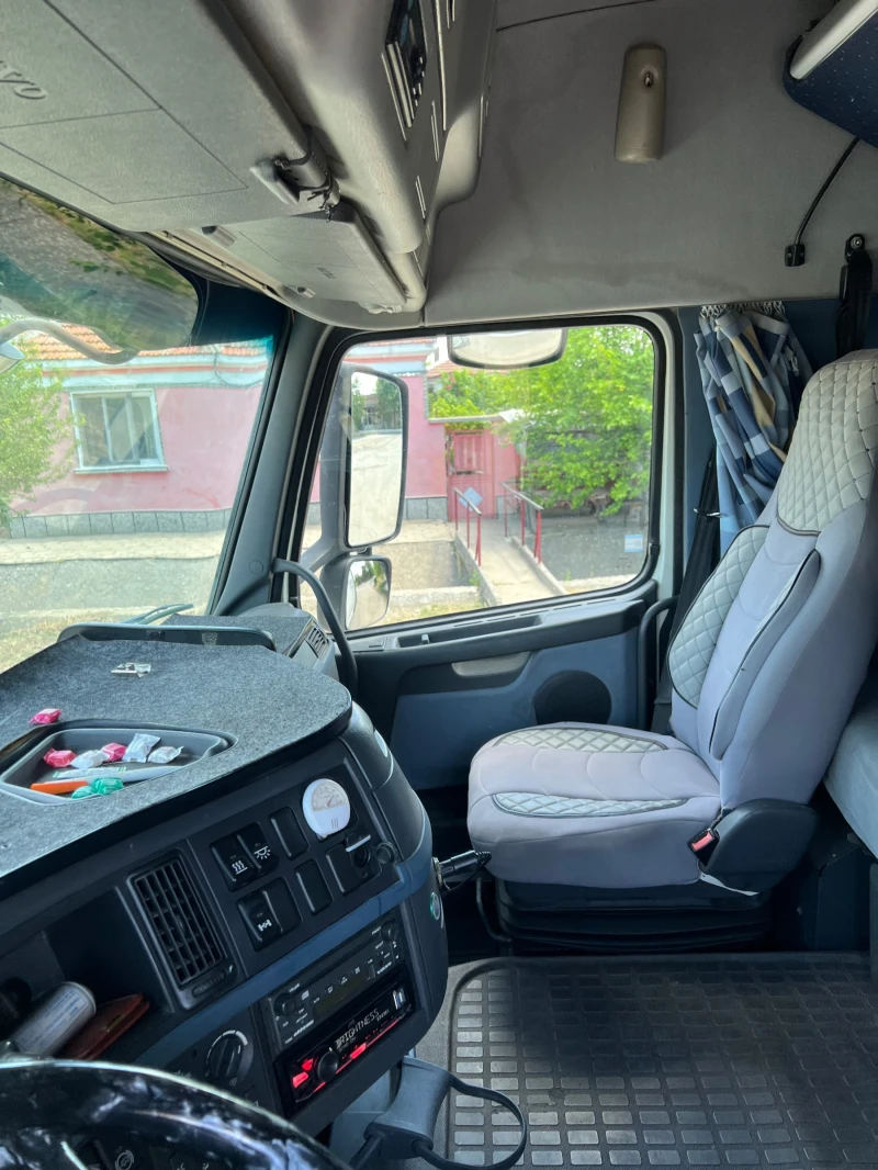 Volvo F12 Mega, снимка 8 - Камиони - 52549352