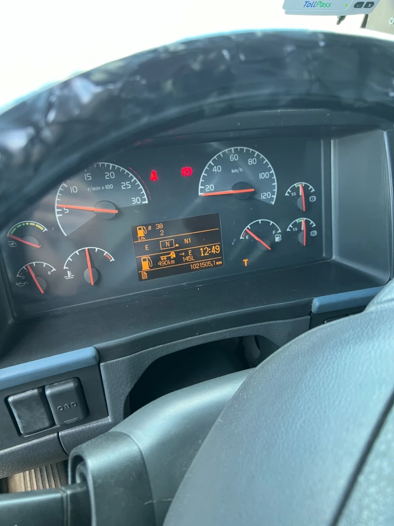 Volvo F12 Mega, снимка 10 - Камиони - 52549352