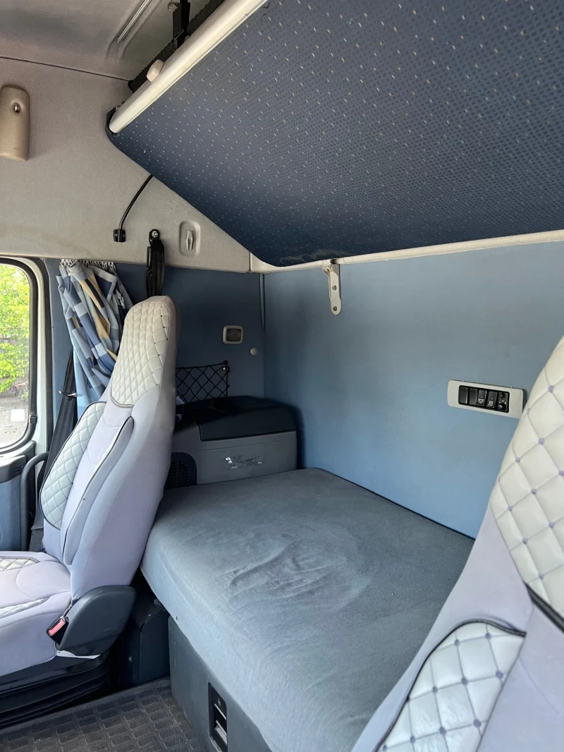 Volvo F12 Mega, снимка 9 - Камиони - 52549352