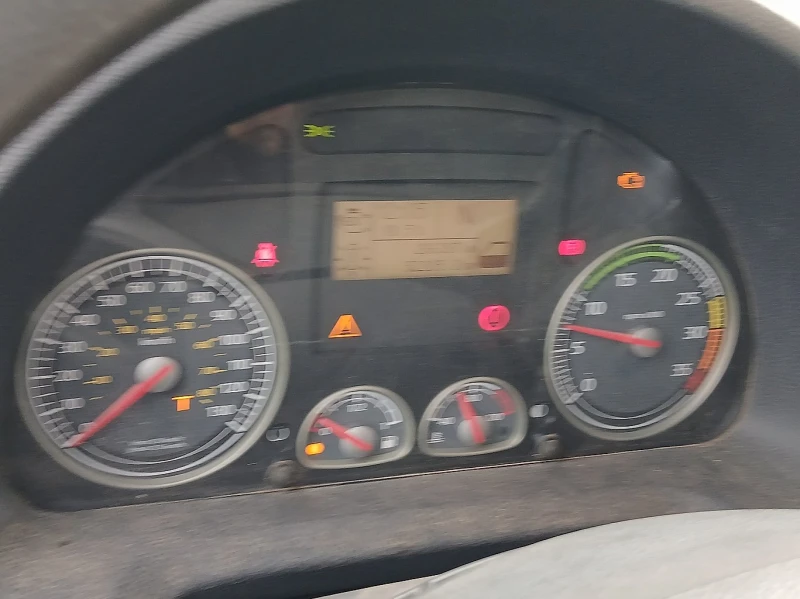 Iveco Eurocargo двойна кабина с пътеки, снимка 13 - Камиони - 51696995