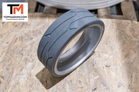 Гуми, снимка 1