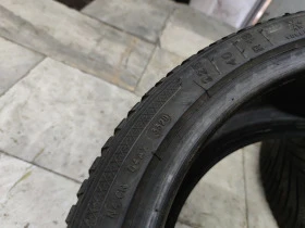 Гуми Зимни 225/40R18, снимка 8