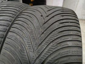 Гуми Зимни 225/40R18, снимка 4 - Гуми и джанти - 43887561