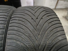 Гуми Зимни 225/40R18, снимка 2 - Гуми и джанти - 43887561