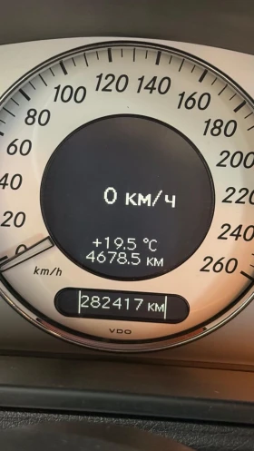 Mercedes-Benz E 320 7G tronic, снимка 3