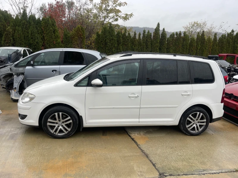 VW Touran 1.4 TSI, снимка 2 - Автомобили и джипове - 48001467