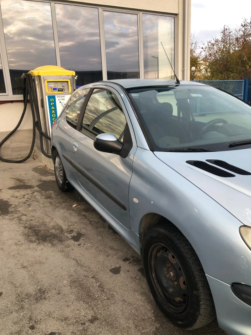 Peugeot 206, снимка 4 - Автомобили и джипове - 48158536