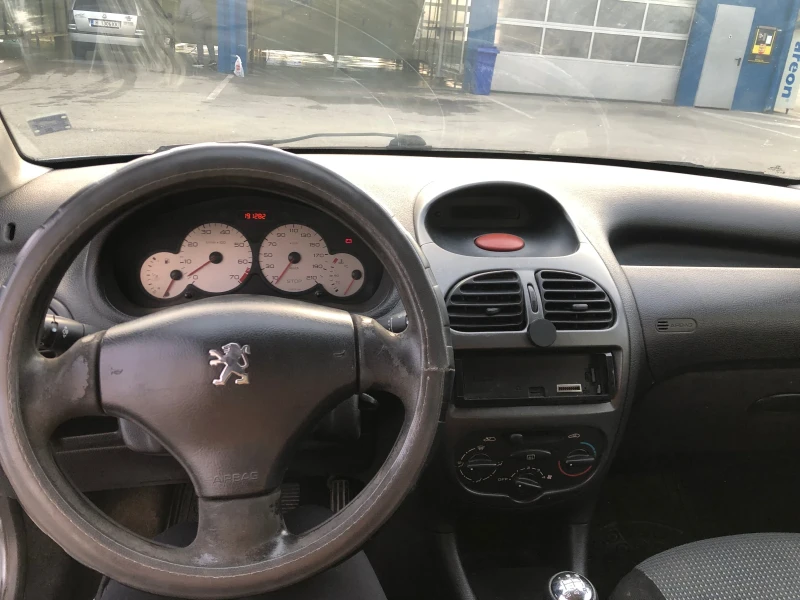 Peugeot 206, снимка 8 - Автомобили и джипове - 48158536