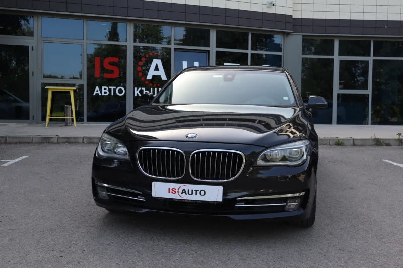 BMW 740 xDrive/Dynamic Xenon/Камера, снимка 2 - Автомобили и джипове - 49000845