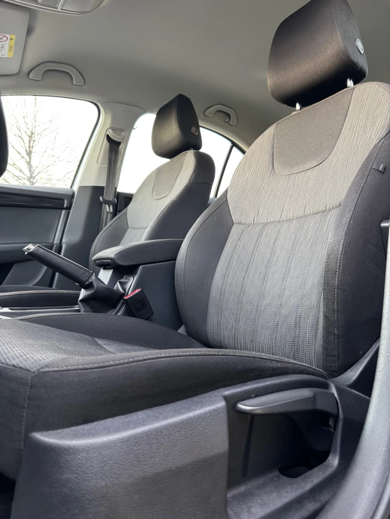 Skoda Octavia 1.6 MT, снимка 7 - Автомобили и джипове - 52816144