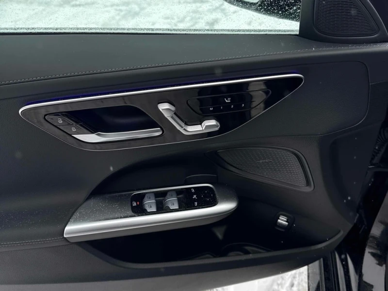 Mercedes-Benz C 300 * CARFAX * БЕЗ ПЪРВОНАЧАЛНА ВНОСКА, снимка 12 - Автомобили и джипове - 53189981