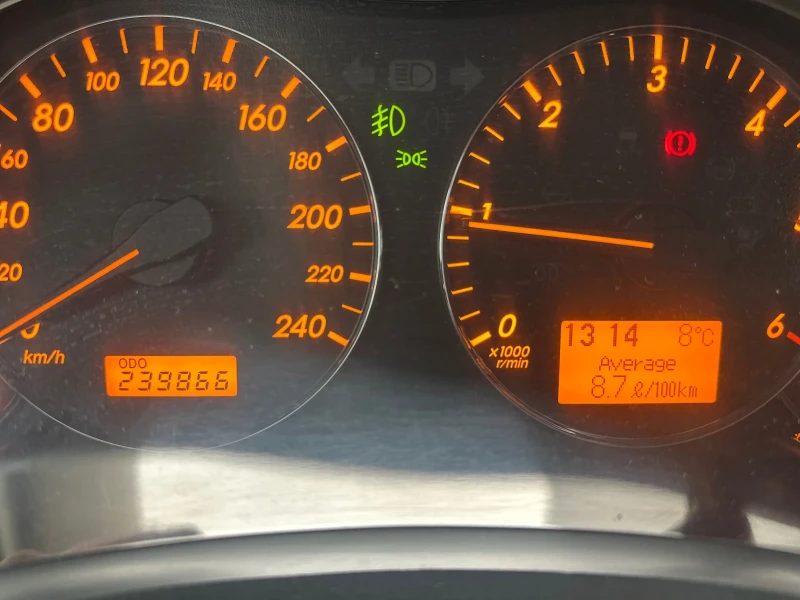 Toyota Avensis, снимка 7 - Автомобили и джипове - 53392177