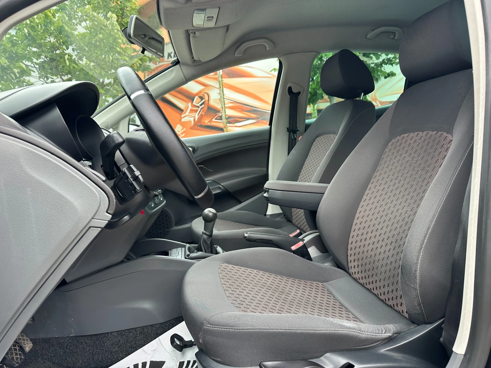 Seat Ibiza 1.2i 69 к.с. - изображение 8