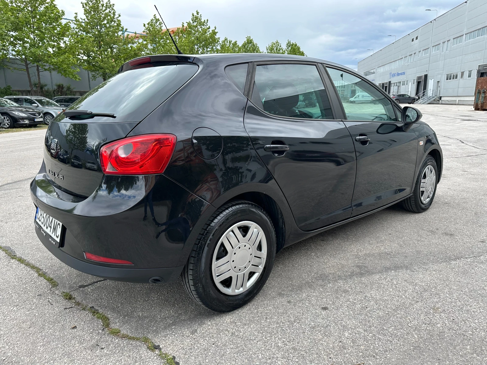 Seat Ibiza 1.2i 69 к.с. - изображение 4