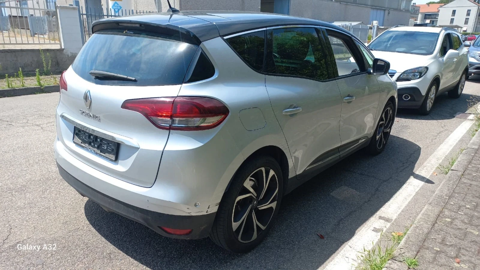 Renault Scenic 1.6 dci BOSE 105 000km - изображение 3
