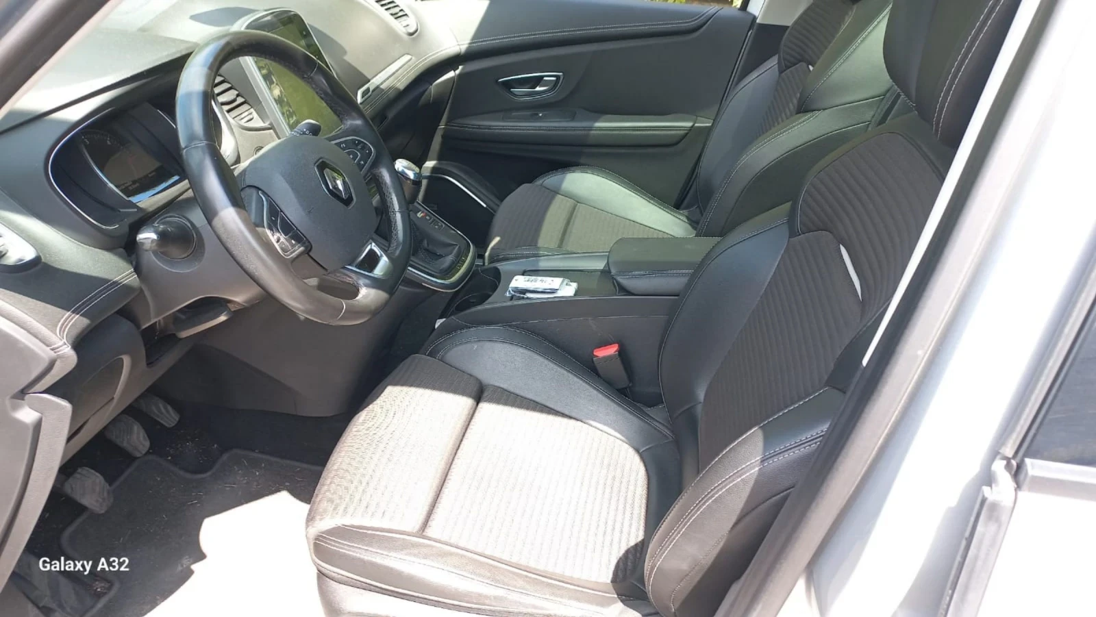 Renault Scenic 1.6 dci BOSE 105 000km - изображение 6