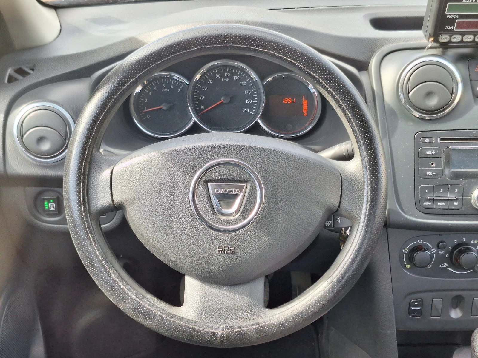 Dacia Logan 1.2 Газ - изображение 8