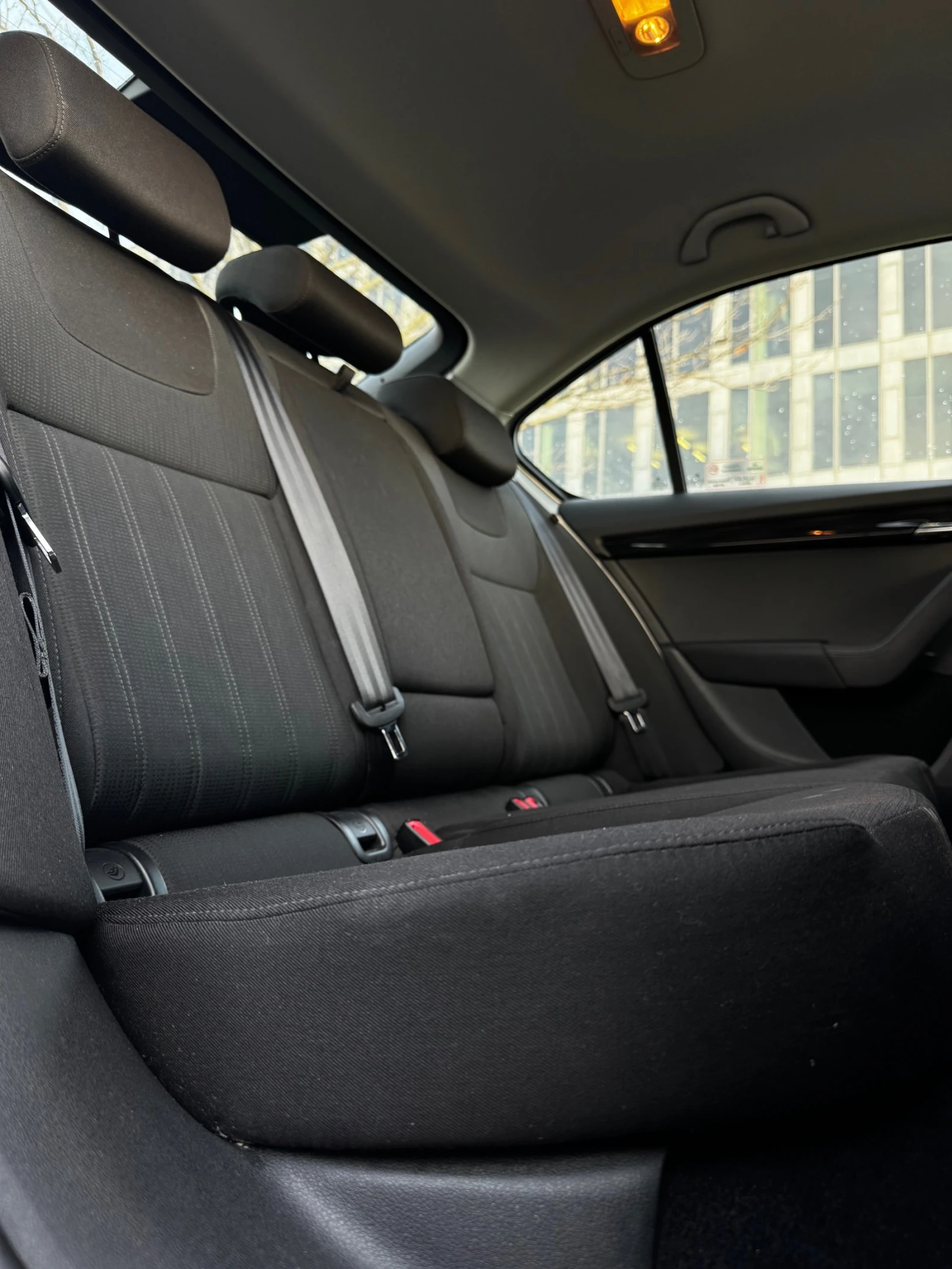 Skoda Octavia 1.6 MT - изображение 8