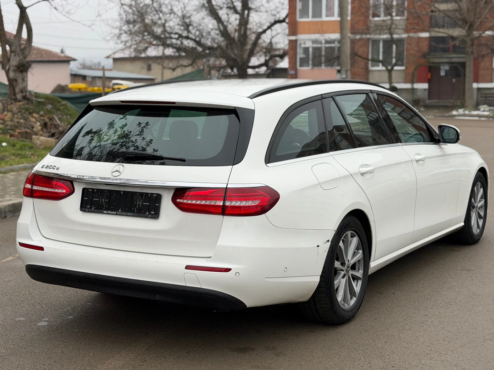 Mercedes-Benz E 200 9G-Tronic * УНИКАТ*  - изображение 6