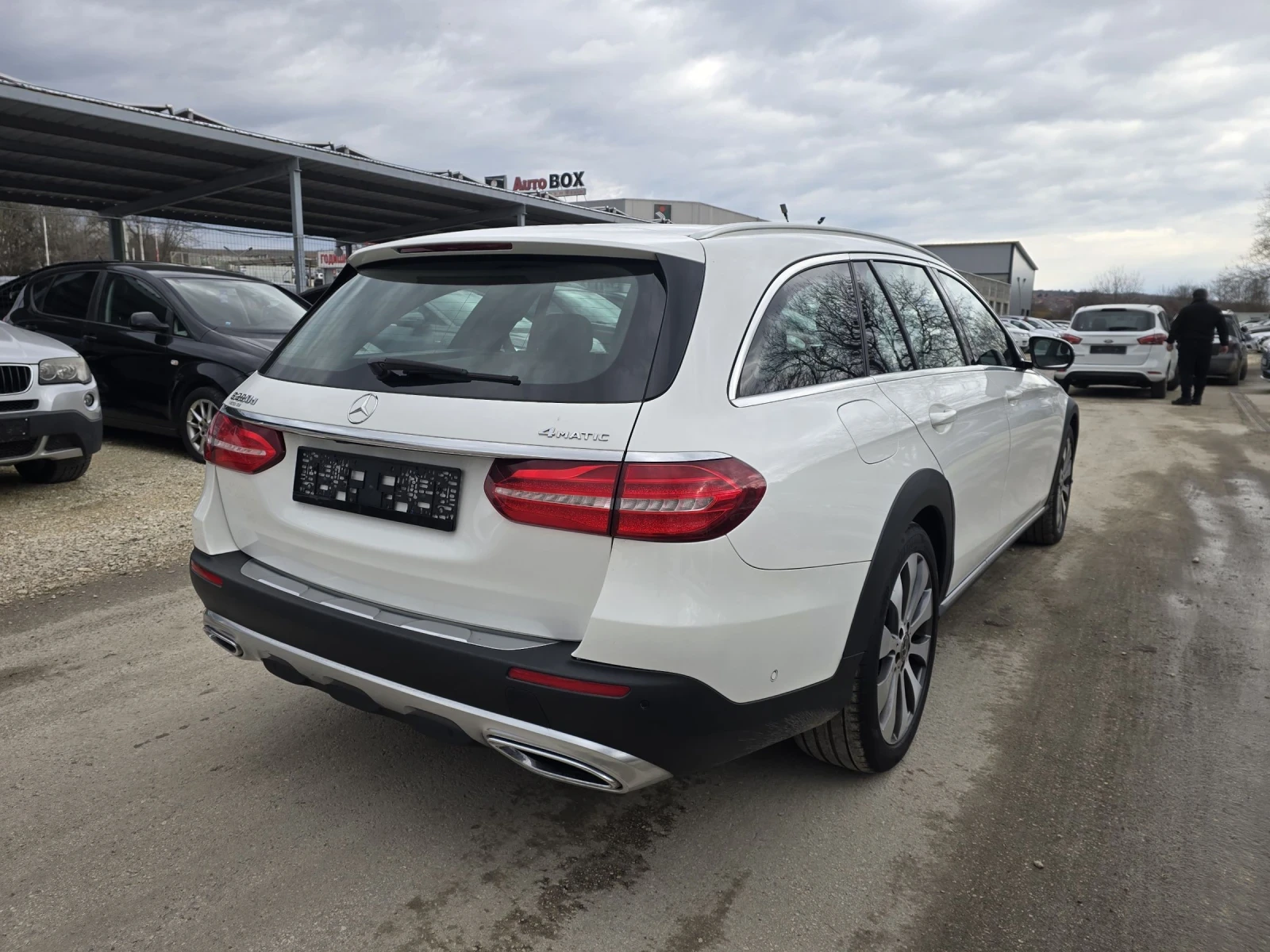 Mercedes-Benz E 220 194к.с 4MATIC ALLTERRAIN - изображение 3