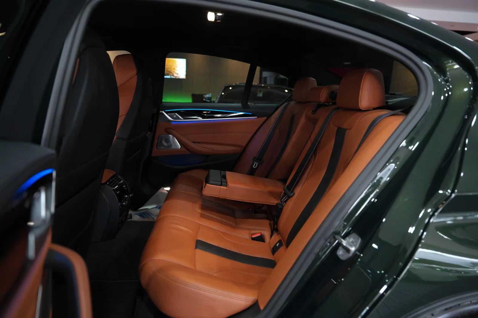 BMW M5 COMPETITION/625HP/xDRIVE/360/MASS/B&W/HUD/1010v | Mobile.bg � ����������� 12