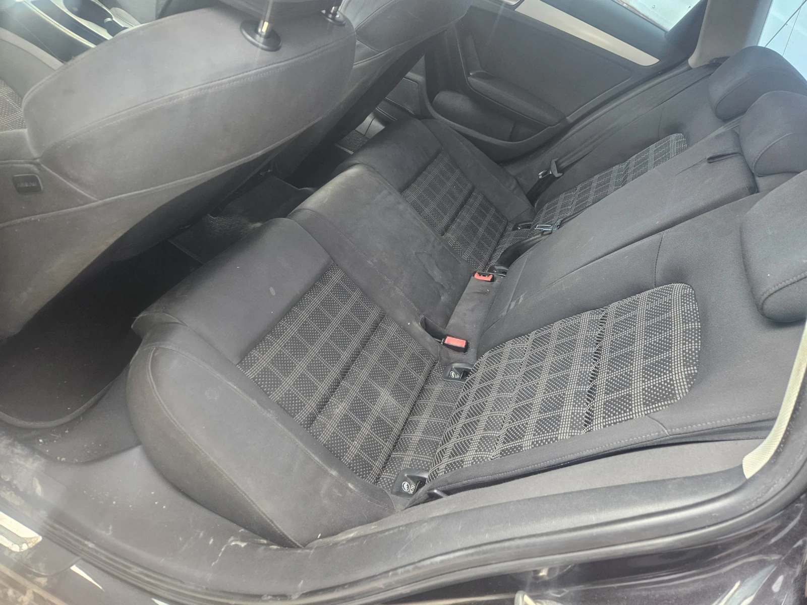 Audi A4 2.0дизел 143кс 2010год, снимка 15 - Автомобили и джипове - 54031938