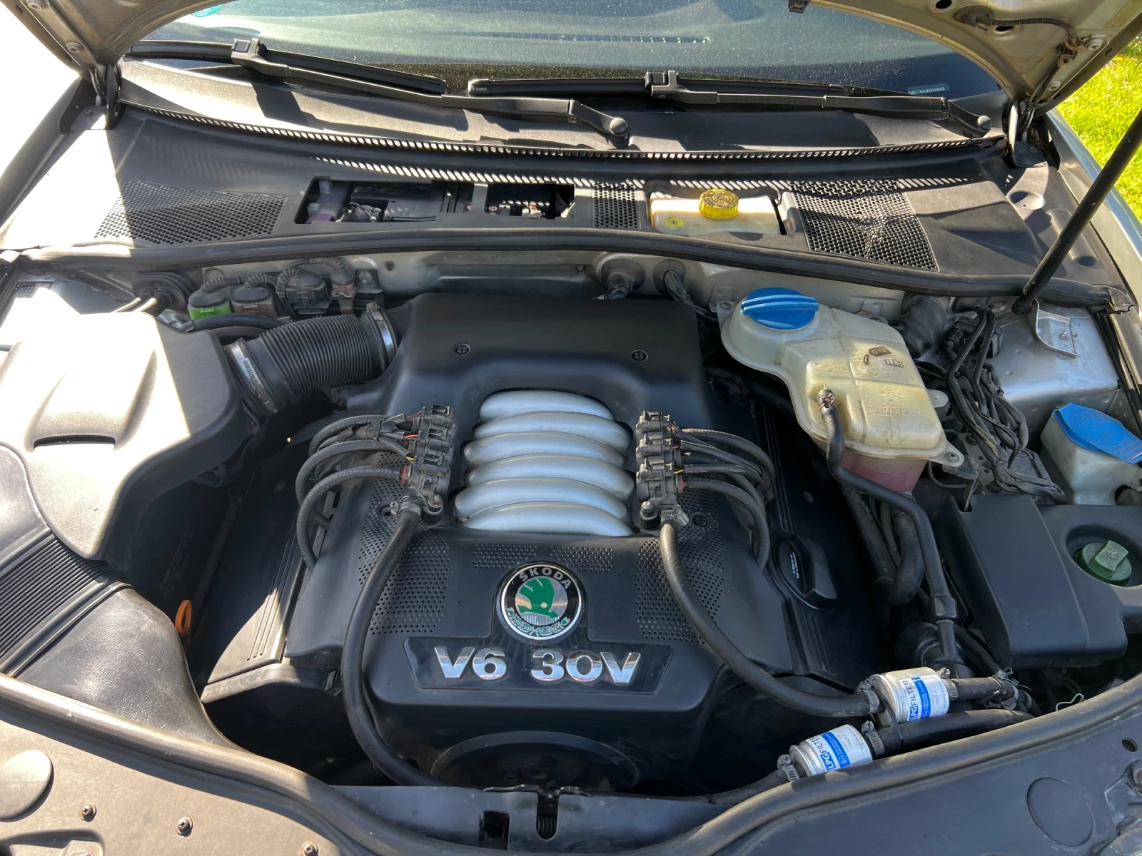 Skoda Superb 2.8 V6 Газ/Бензин, снимка 8 - Автомобили и джипове - 54631175