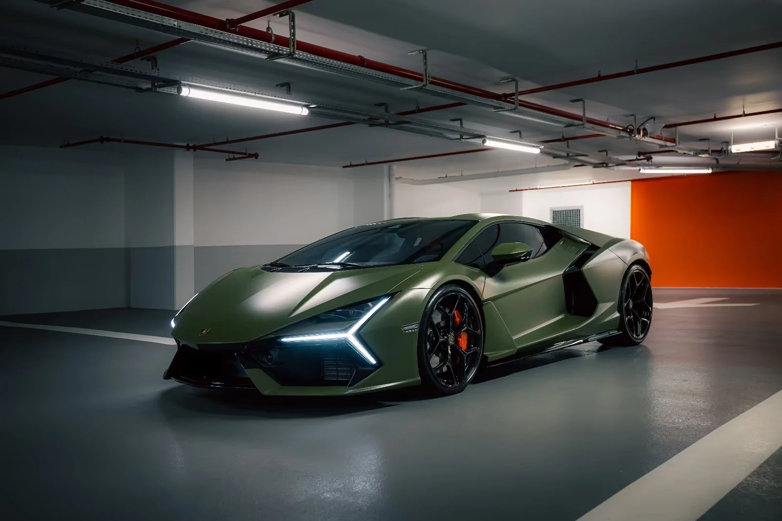 Lamborghini Revuelto 6.5 V12 HPEV / Verde Turbine, снимка 3 - Автомобили и джипове - 54737724