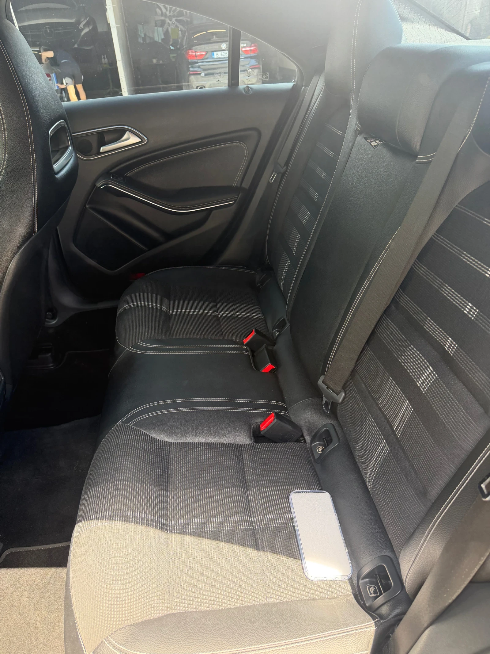Mercedes-Benz CLA 180, снимка 7 - Автомобили и джипове - 54814304