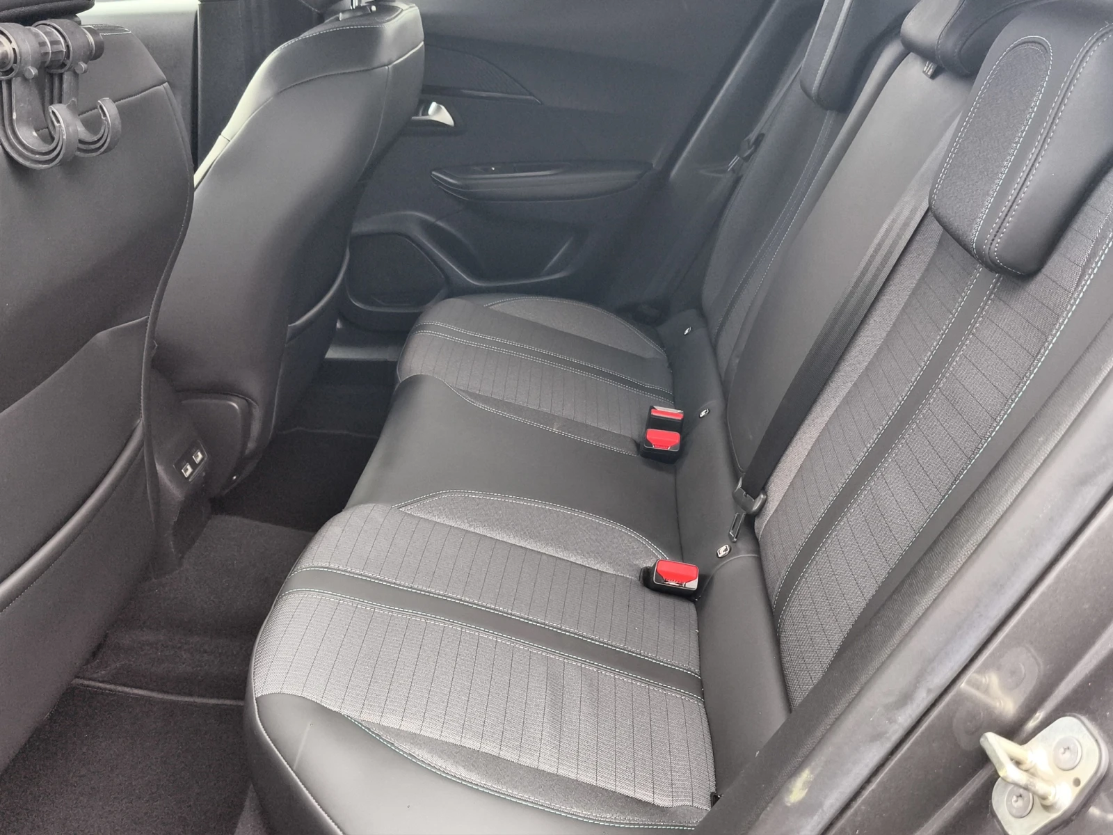 Peugeot 2008 ALLURE PACK 1.2 PureTech 130 EAT8 EURO6//2105R13 | Mobile.bg � ����������� 12