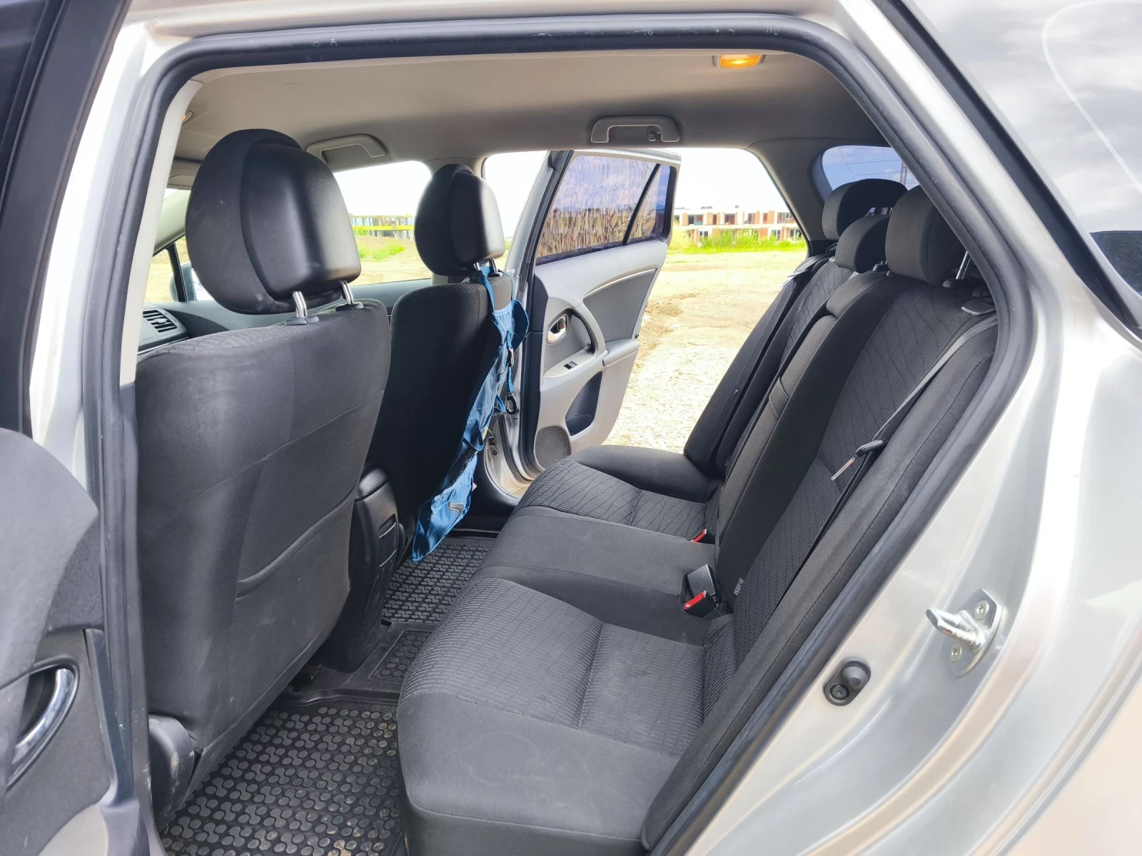 Toyota Avensis, снимка 11 - Автомобили и джипове - 55180400