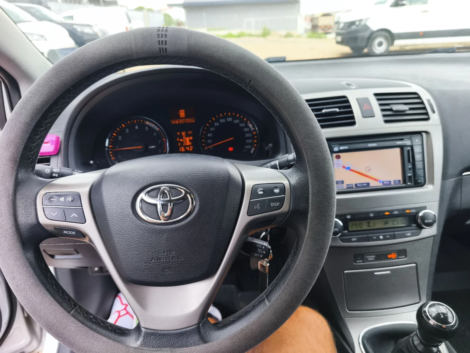 Toyota Avensis, снимка 9 - Автомобили и джипове - 55180400