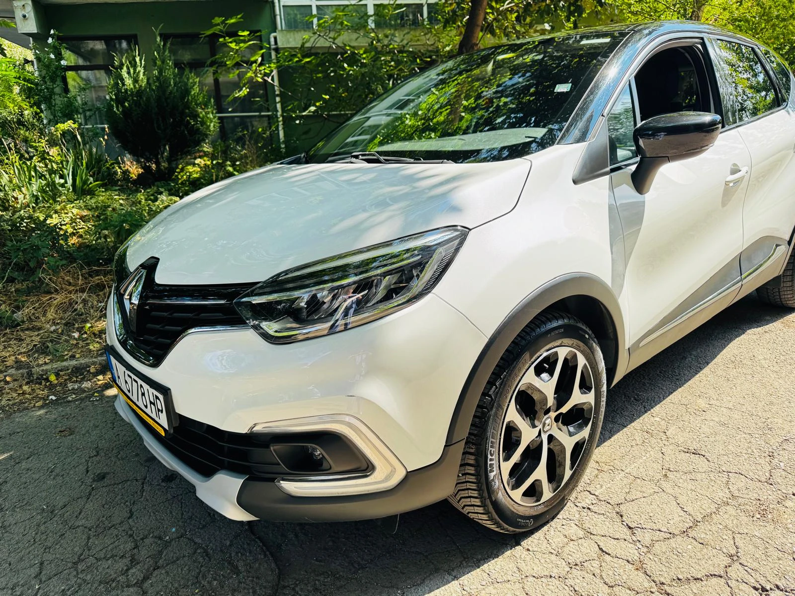 Renault Captur 1.3 TCe, снимка 3 - Автомобили и джипове - 55386676