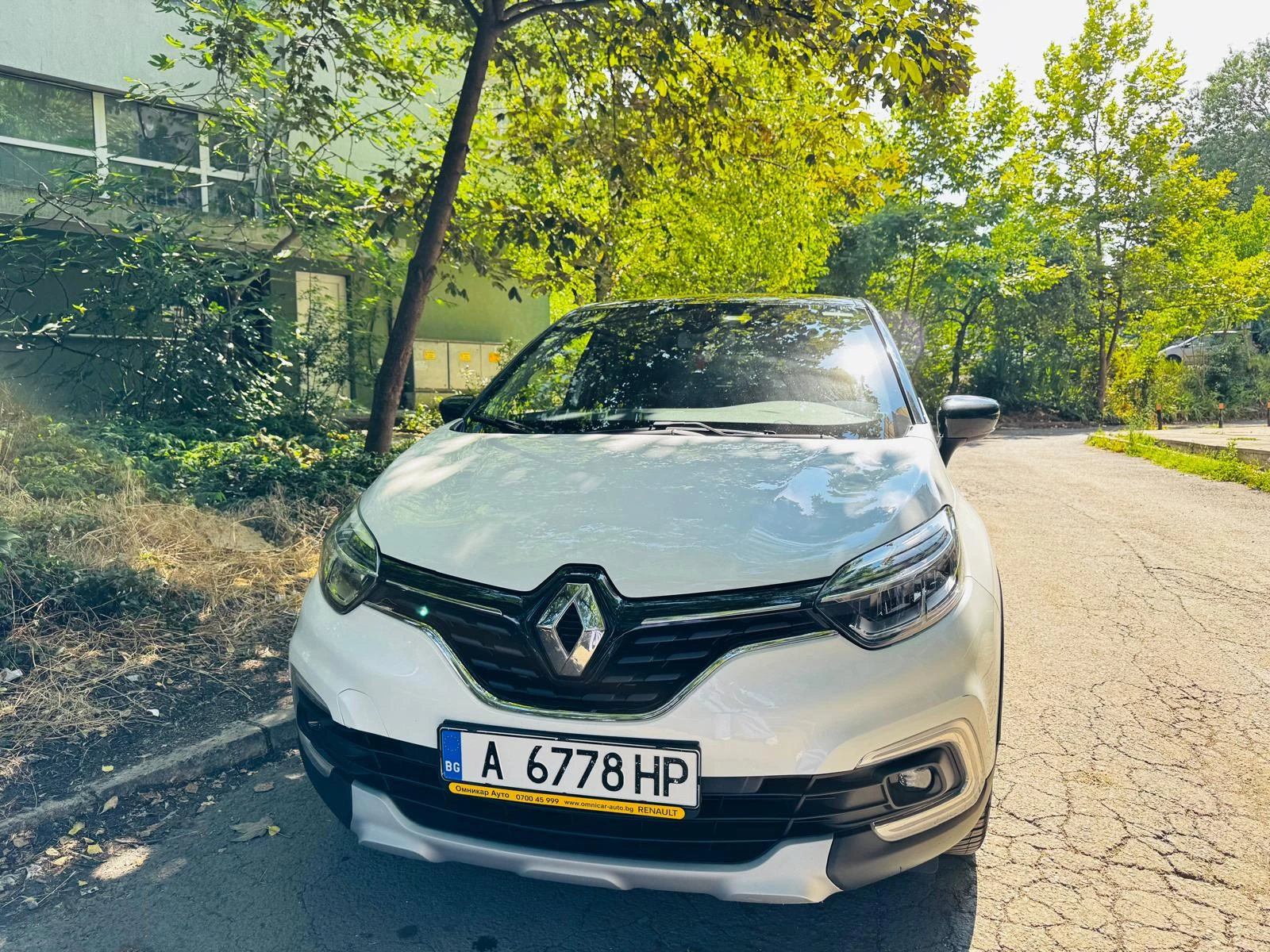 Renault Captur 1.3 TCe, снимка 2 - Автомобили и джипове - 55386676