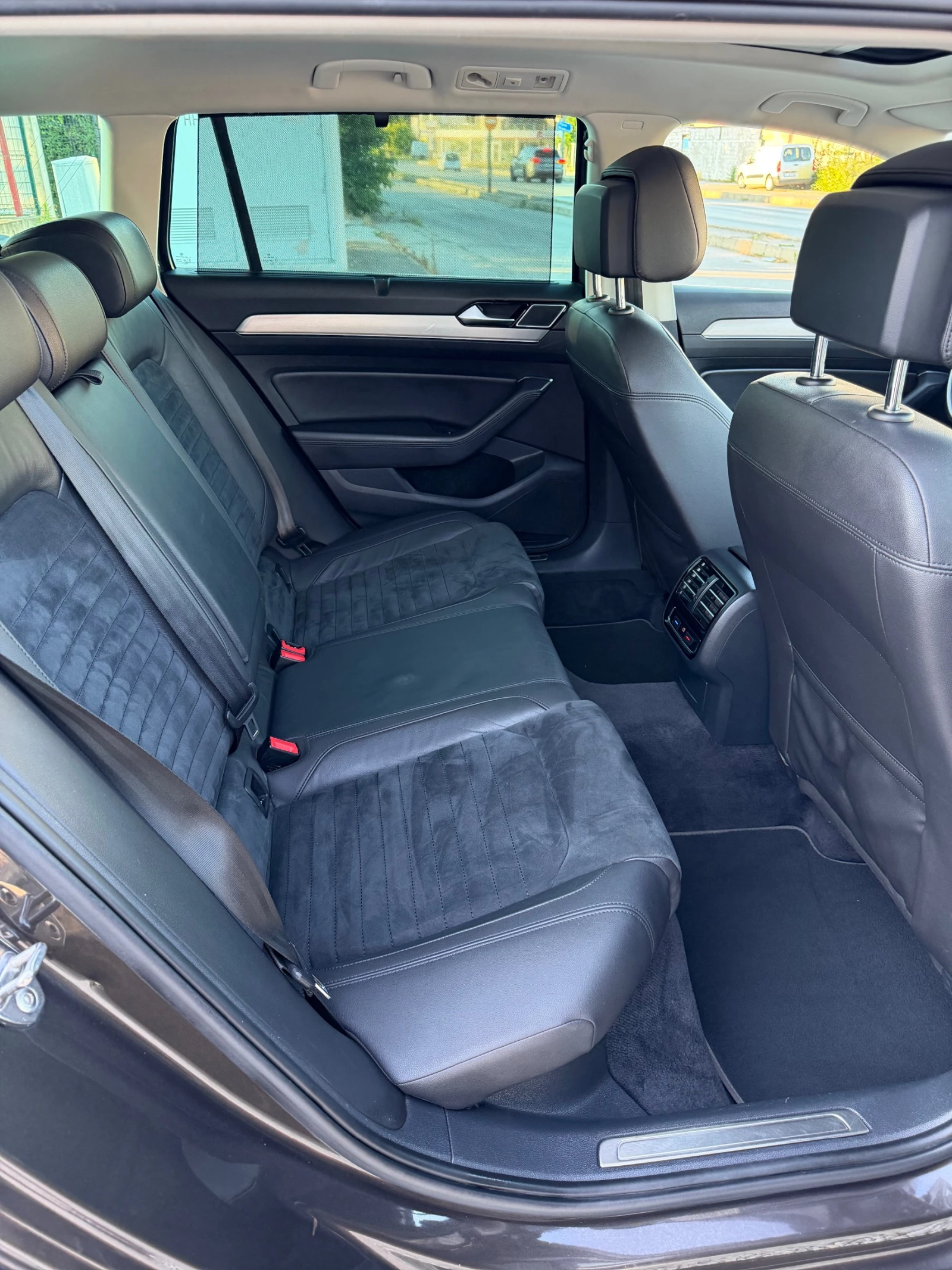 VW Passat 2.0TDI* FULLMAX, снимка 10 - Автомобили и джипове - 55397276